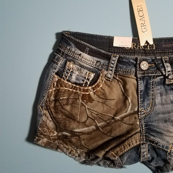 Realtree by Grace in La Embroidered Jean Shorts - Picture 3 of 8